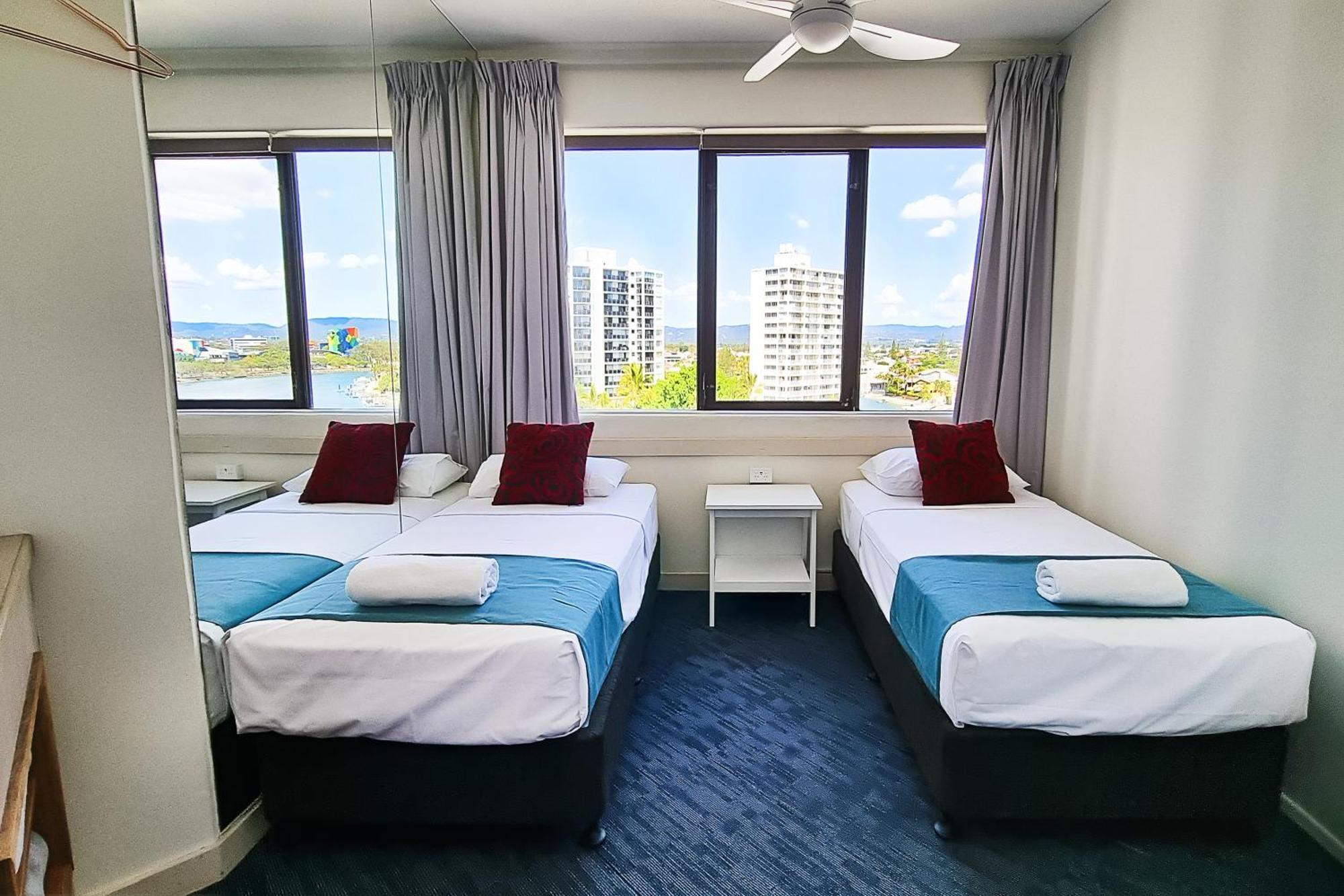 Tiki Hotel Apartments Surfers Paradise Gold Coast Buitenkant foto