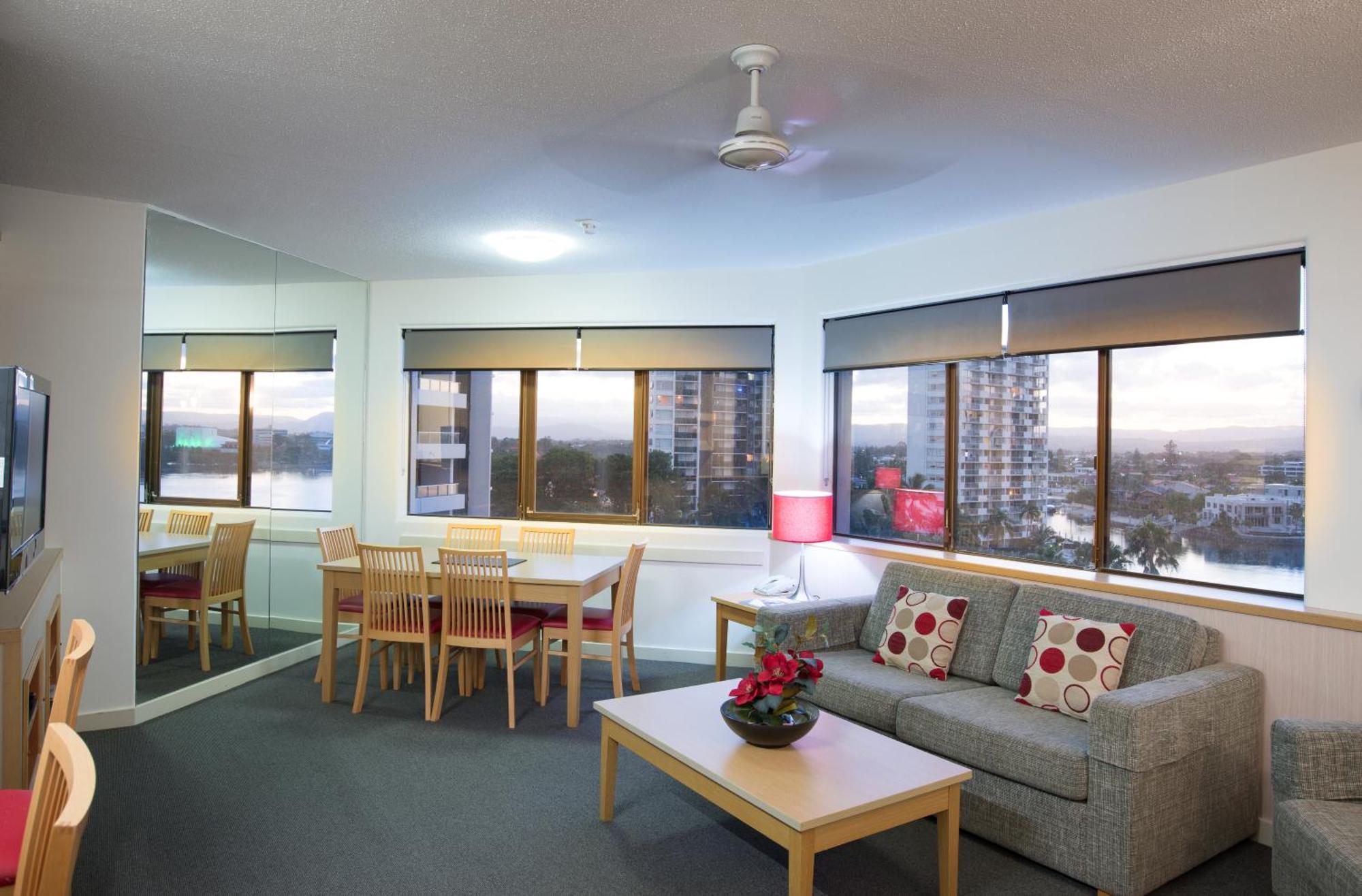 Tiki Hotel Apartments Surfers Paradise Gold Coast Buitenkant foto