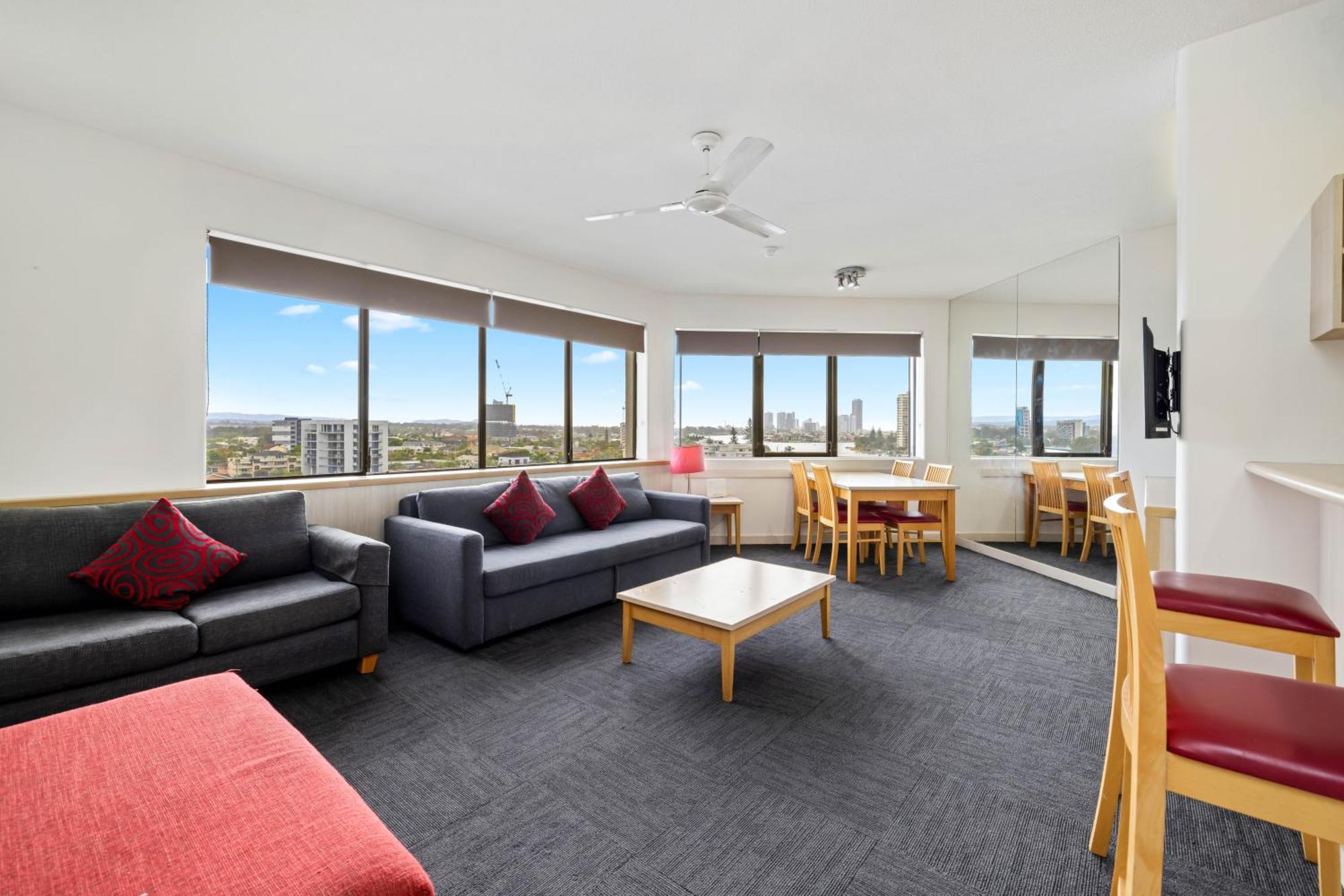 Tiki Hotel Apartments Surfers Paradise Gold Coast Buitenkant foto