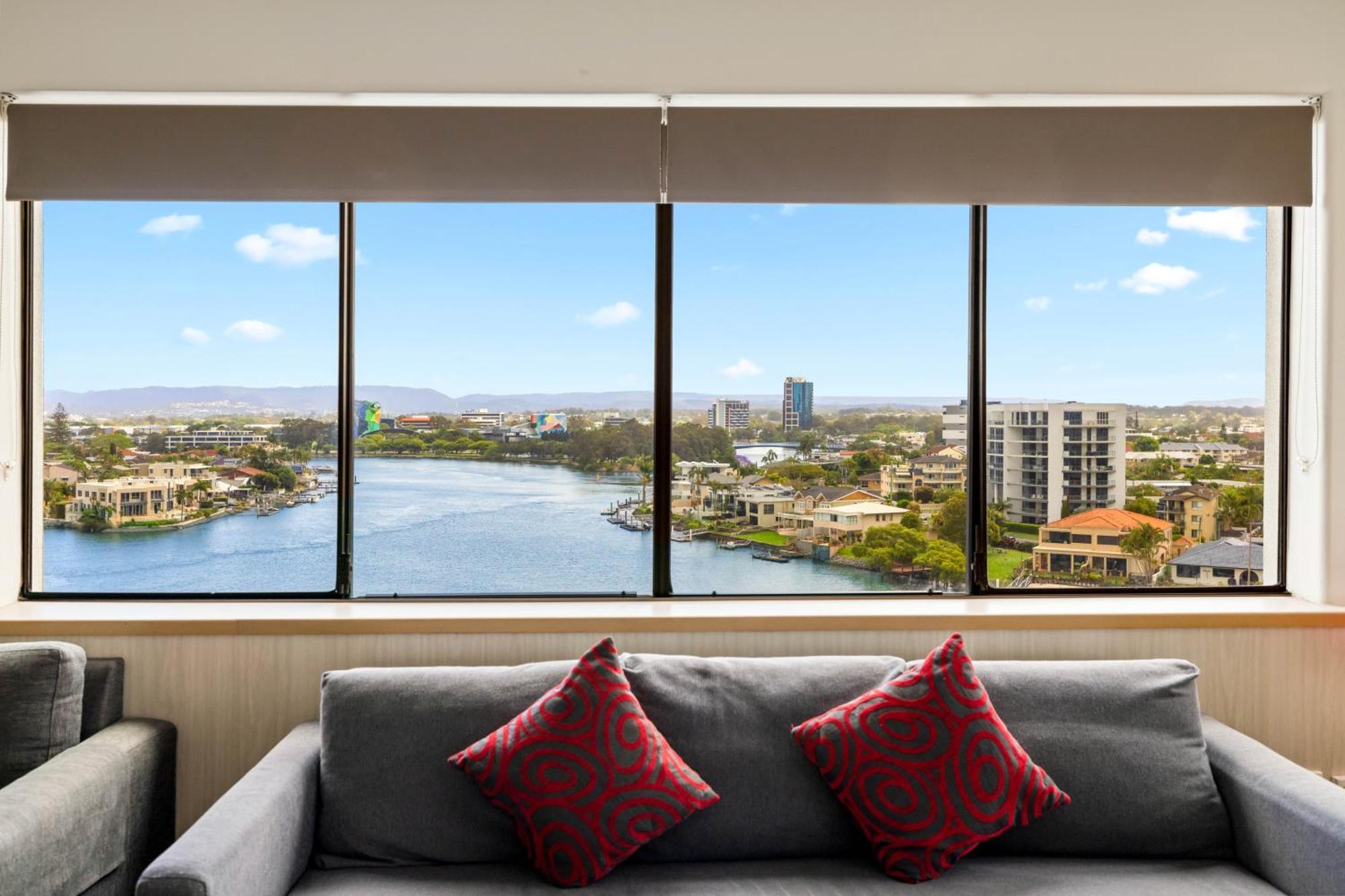 Tiki Hotel Apartments Surfers Paradise Gold Coast Buitenkant foto