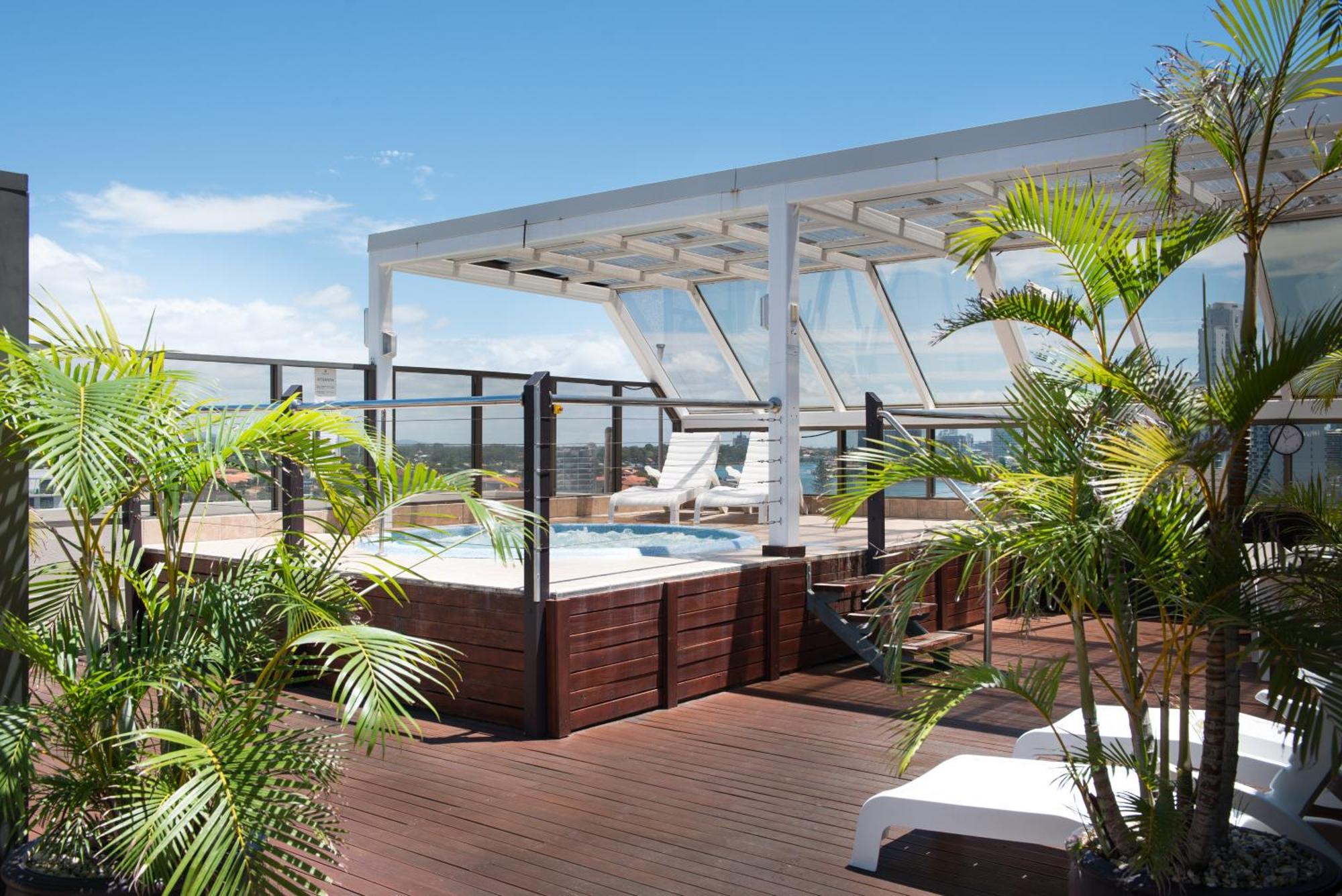 Tiki Hotel Apartments Surfers Paradise Gold Coast Buitenkant foto