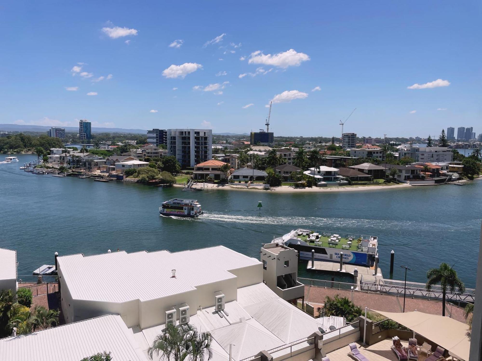 Tiki Hotel Apartments Surfers Paradise Gold Coast Buitenkant foto