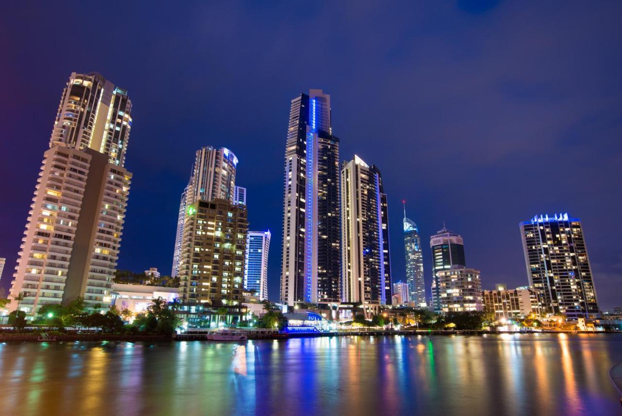 Tiki Hotel Apartments Surfers Paradise Gold Coast Buitenkant foto