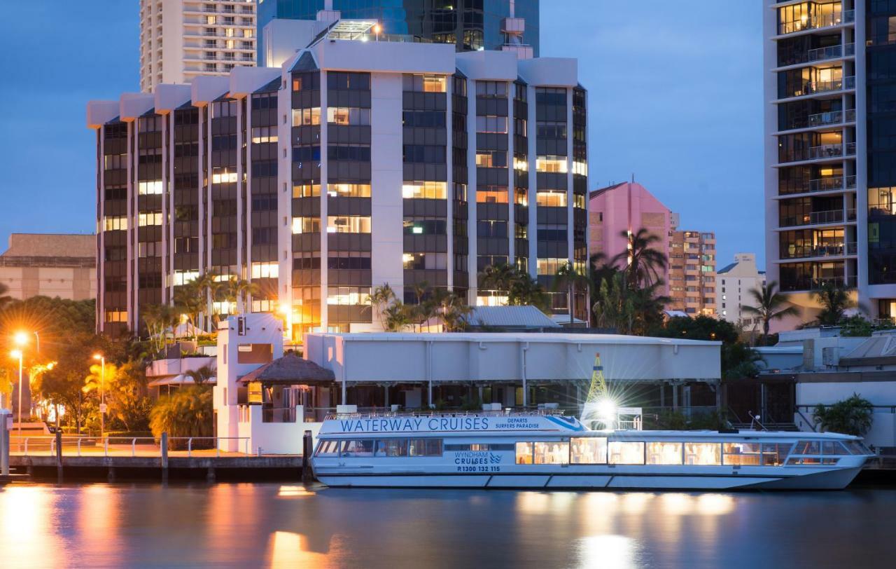 Tiki Hotel Apartments Surfers Paradise Gold Coast Buitenkant foto